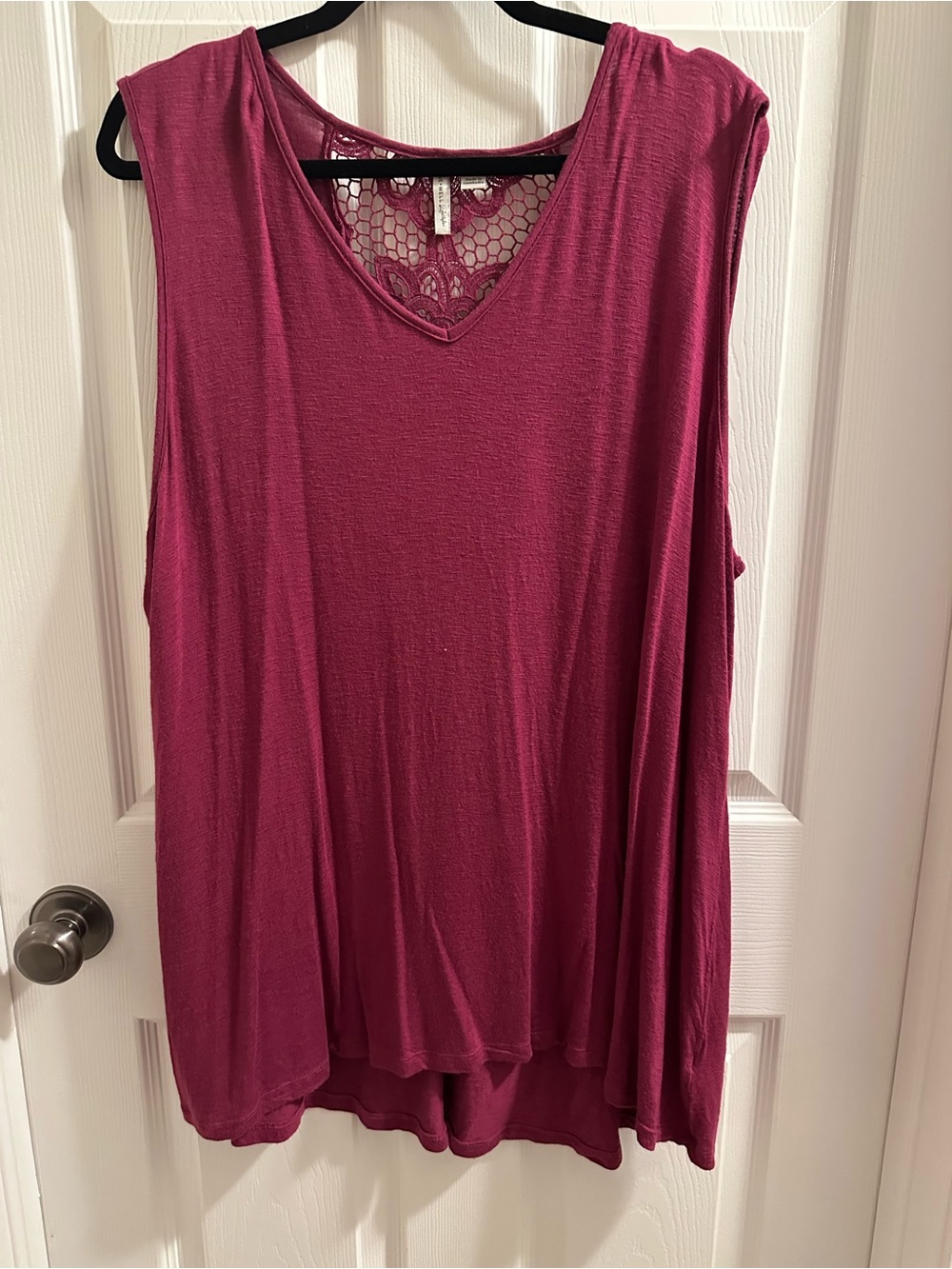 V-Neck Lace-Back Sleeveless Tank Top - Raspberry